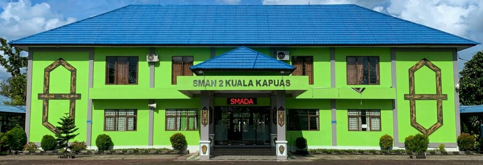 Kontak & Pusat Layanan